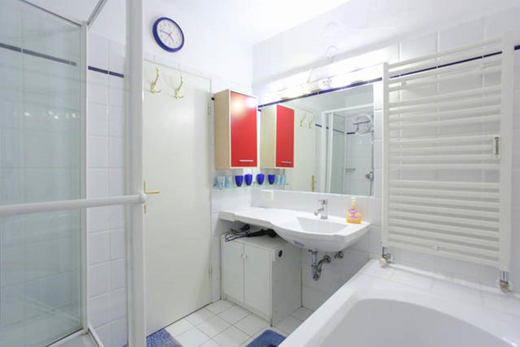 Apartment Mariahilf - 4Rooms4You Vienna Room photo